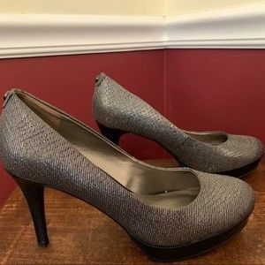 Tahari silver pumps